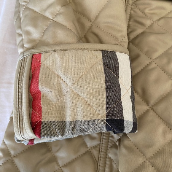 Burberry Ashurst Quilted Jacket - Picture 7 of 9